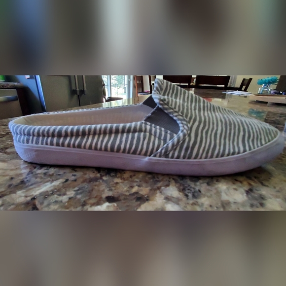 Rocket Dog Women's Slip On Shoes Size 8.5 - Picture 2 of 6